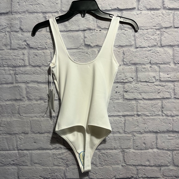 New Good American Bodysuit Size 0(xs) - Picture 3 of 6